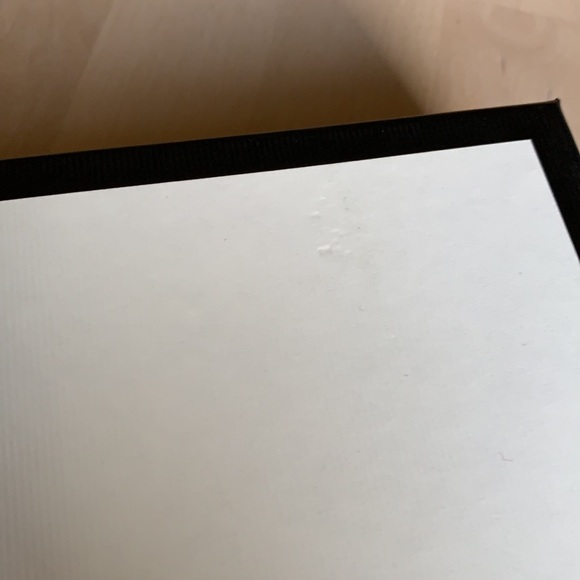 Gucci box with tissue and ribbon - Picture 4 of 7